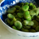 そら豆のゆで方|フライパンで2分弱、さっと「蒸しゆで」〔初夏のおつまみ〕